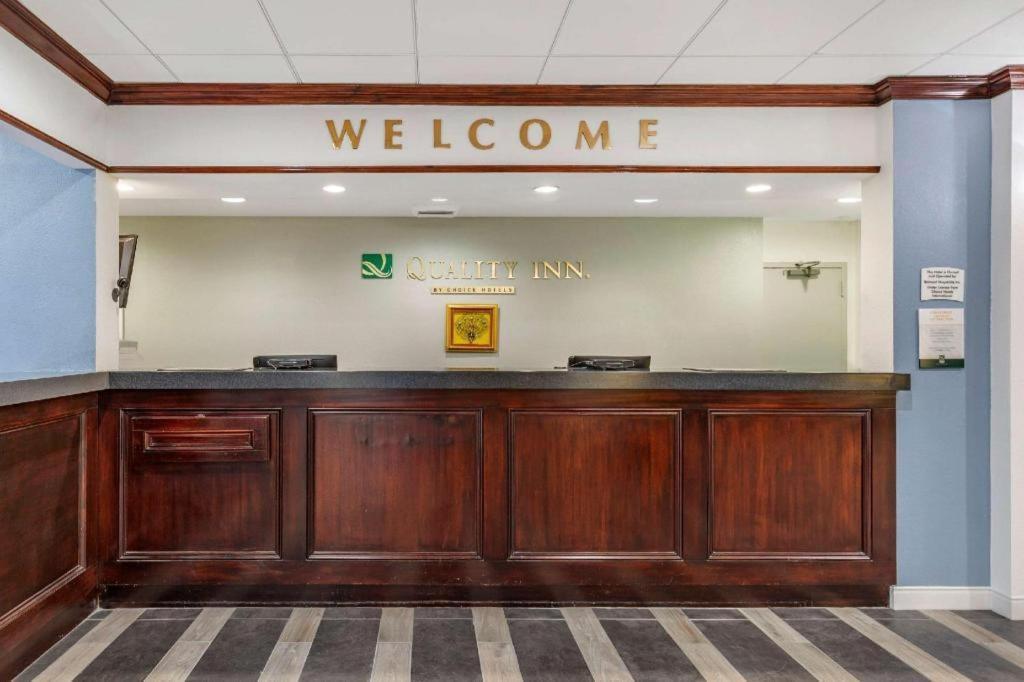 Quality Inn Windsor Mill Esterno foto