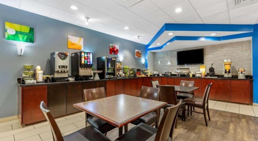 Quality Inn Windsor Mill Esterno foto