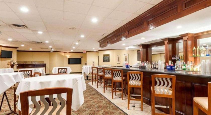Quality Inn Windsor Mill Esterno foto