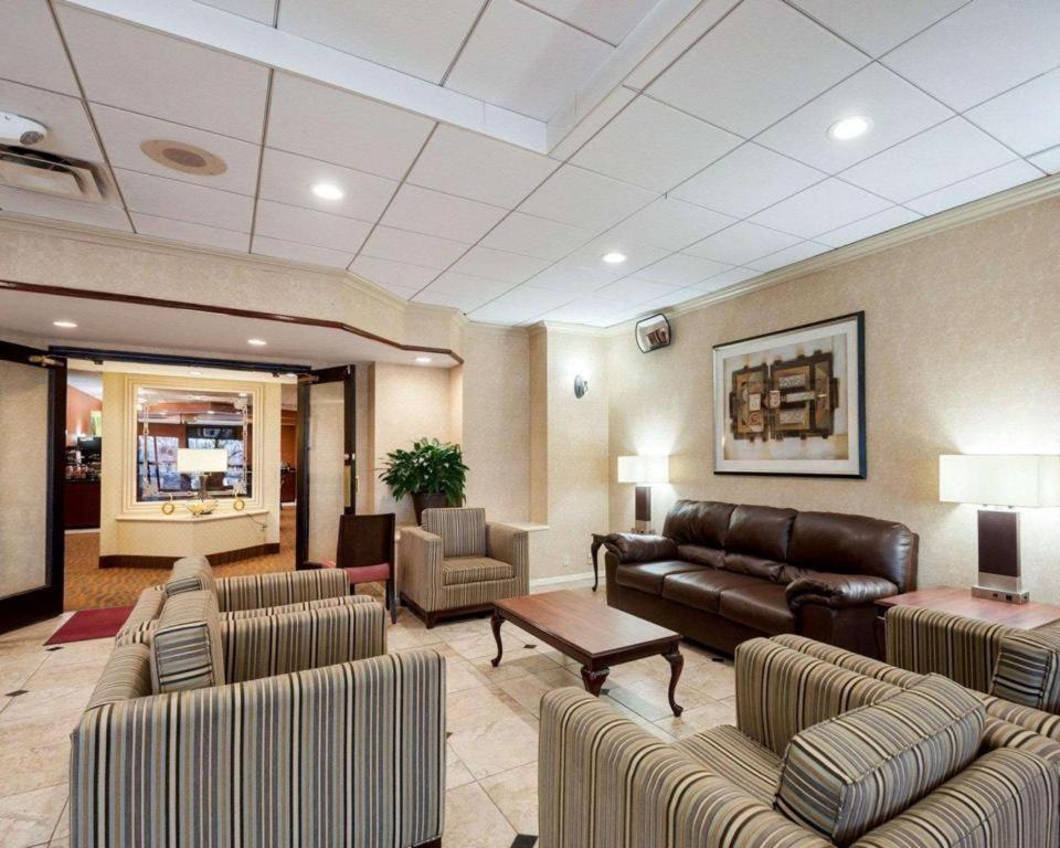 Quality Inn Windsor Mill Esterno foto